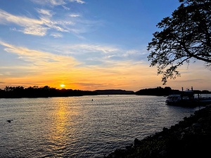 Sunset Port – La Crosse Horizon