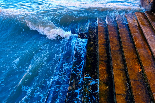 Step into the Wave Print